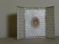 Materialarbeit, 2020, Papier, Pappe, Folien, 16 x 18,5 x 5,5 cm